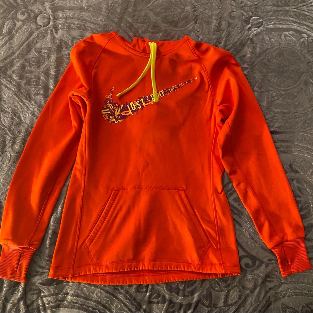 Women’s XS orange therma-fit Nike hoodie